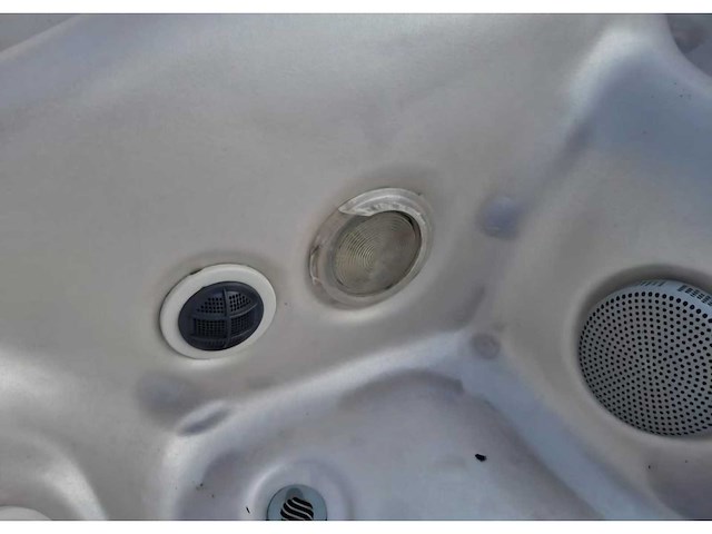 5 persoons jacuzzi en buitenspa - afbeelding 4 van  12