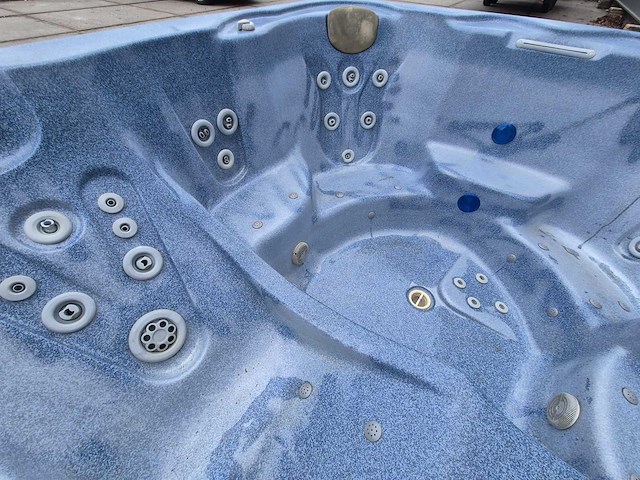 5 persoons jacuzzi en buitenspa - afbeelding 5 van  23