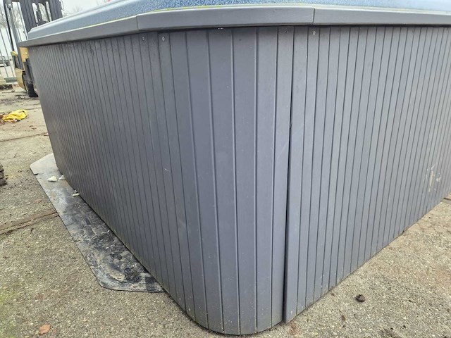 5 persoons jacuzzi en buitenspa - afbeelding 19 van  23