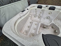 5 persoons jacuzzi en buitenspa - afbeelding 21 van  22