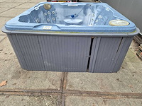 5 persoons jacuzzi en buitenspa - afbeelding 24 van  26