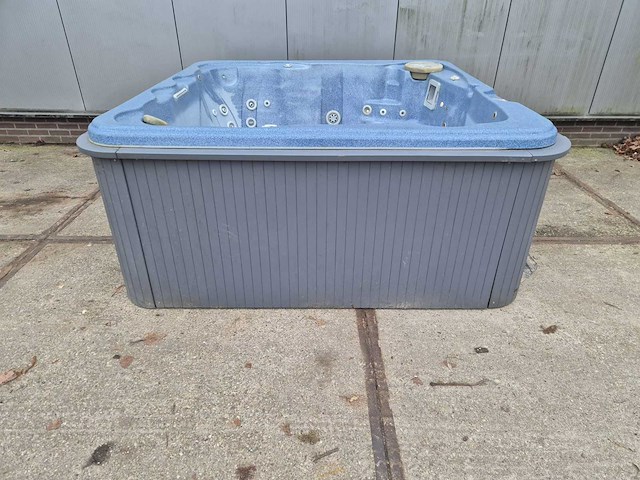 5 persoons jacuzzi en buitenspa - afbeelding 2 van  26