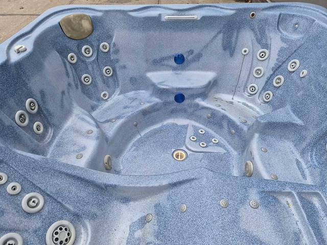 5 persoons jacuzzi en buitenspa - afbeelding 9 van  26