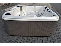 5 persoons jacuzzi en buitenspa - afbeelding 19 van  21