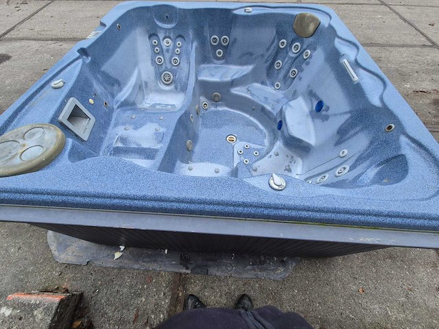 5 persoons jacuzzi en buitenspa - afbeelding 3 van  26