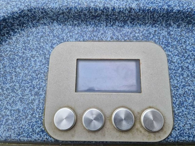 5 persoons jacuzzi en buitenspa - afbeelding 13 van  26