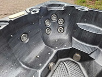 5 persoons jacuzzi en buitenspa - afbeelding 2 van  31