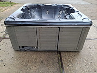 5 persoons jacuzzi en buitenspa - afbeelding 20 van  31