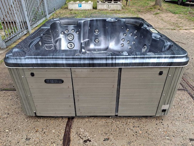 5 persoons jacuzzi en buitenspa - afbeelding 22 van  31