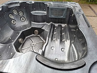 5 persoons jacuzzi en buitenspa - afbeelding 31 van  31