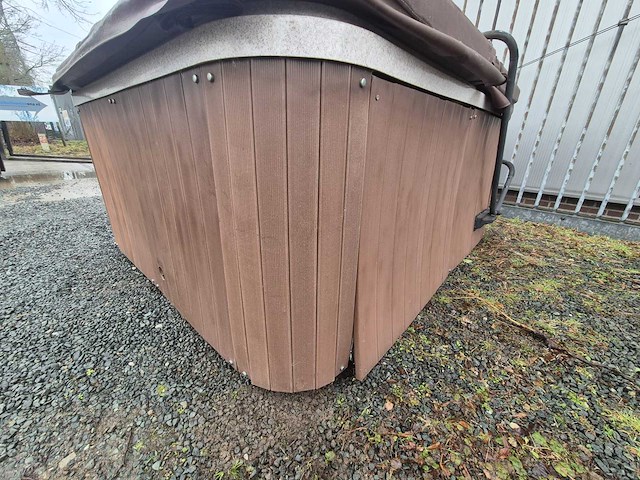 5 persoons jacuzzi en buitenspa - afbeelding 8 van  23