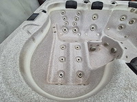 5 persoons jacuzzi en buitenspa - afbeelding 21 van  23