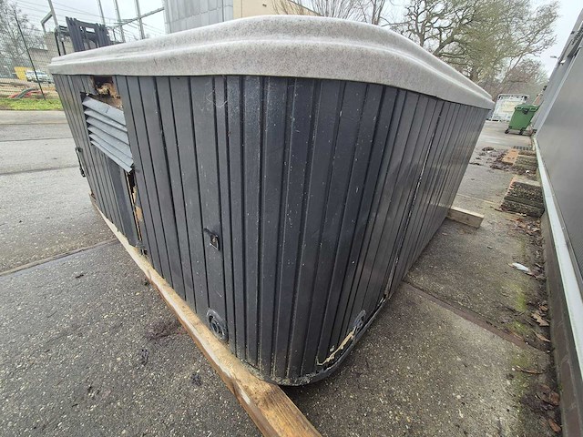 5 persoons jacuzzi en buitenspa - afbeelding 5 van  17