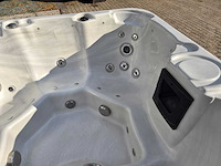 5 persoons jacuzzi en buitenspa - afbeelding 11 van  29