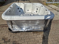 5 persoons jacuzzi en buitenspa - afbeelding 15 van  29