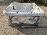 5 persoons jacuzzi en buitenspa - afbeelding 18 van  29