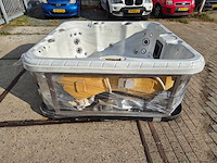 5 persoons jacuzzi en buitenspa - afbeelding 20 van  29