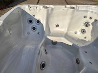 5 persoons jacuzzi en buitenspa - afbeelding 26 van  29
