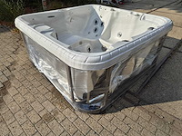 5 persoons jacuzzi en buitenspa - afbeelding 17 van  29