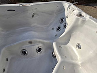 5 persoons jacuzzi en buitenspa - afbeelding 12 van  29