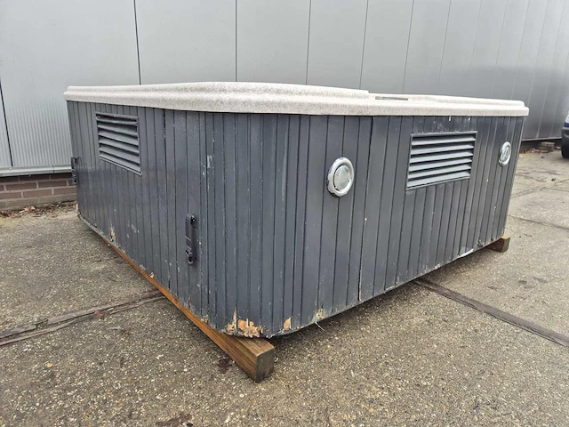 5 persoons jacuzzi en buitenspa - afbeelding 8 van  17