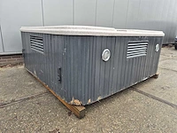 5 persoons jacuzzi en buitenspa - afbeelding 8 van  17