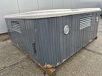 5 persoons jacuzzi en buitenspa - afbeelding 14 van  17