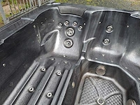 5 persoons jacuzzi en buitenspa - afbeelding 13 van  31