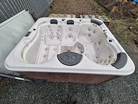 5 persoons jacuzzi en buitenspa - afbeelding 17 van  23
