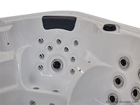 5 persoons outdoor spa 208x208 cm - incl. 2 ligbedden - wit bad / naturel houten kleur zijkant - afbeelding 3 van  16