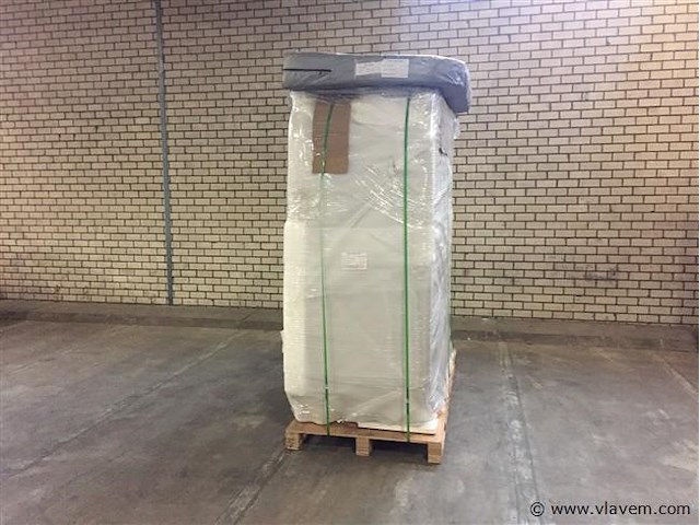 5 persoons outdoor spa 208x208 cm - incl. 2 ligbedden - wit bad / naturel houten kleur zijkant - afbeelding 5 van  16