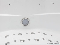 5 persoons outdoor spa 208x208 cm - incl. 2 ligbedden - wit bad / naturel houten kleur zijkant - afbeelding 16 van  16