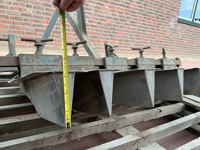 5-rijige plantgeulentrekker – verstelbaar – 3-punts – toebehoren - afbeelding 6 van  9