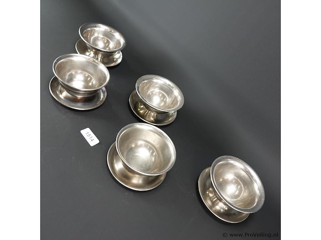 5 rvs schalen vast op schotel - afbeelding 3 van  5