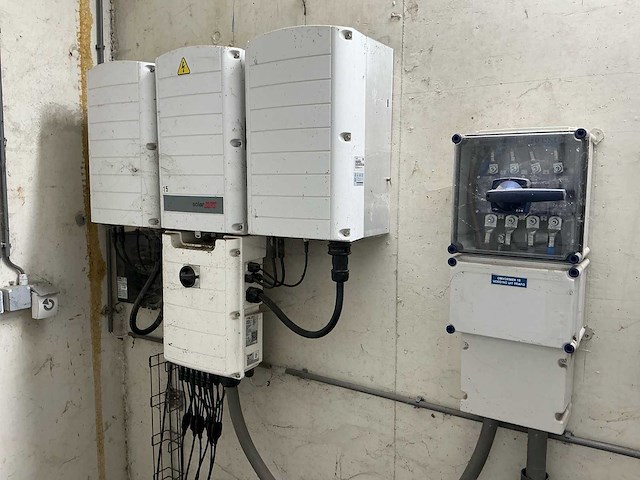 5× solaredge se82.8k synergy omvormerunits incl. phoenix contact dc stringbox en eaton 160a lastscheider - afbeelding 9 van  15