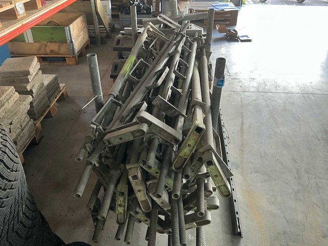 50 leuninghouders betondek en mobiele dakbeveiliging (valbeveiliging) - afbeelding 3 van  13