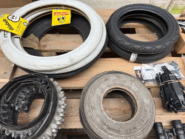 50x racefiets onderdelen en accessoires w.o. michelin, batavus - afbeelding 5 van  7