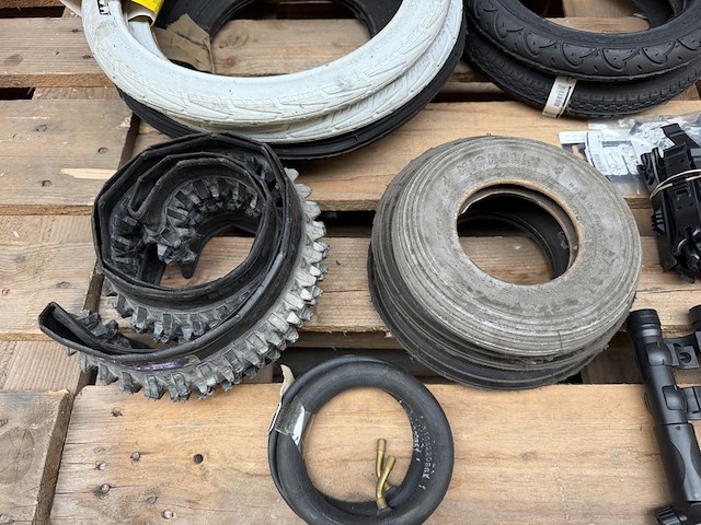 50x racefiets onderdelen en accessoires w.o. michelin, batavus - afbeelding 6 van  7