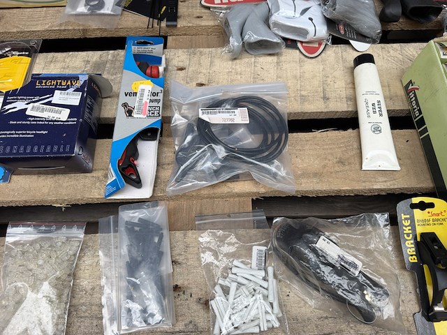 50x racefiets onderdelen en accessoires w.o. michelin, shimano - afbeelding 4 van  7
