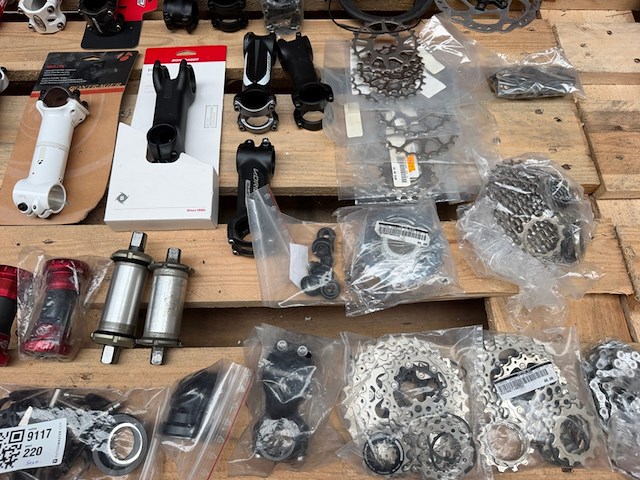 50x racefiets onderdelen w.o. stuurpennen w.o. bontrager, cube, ritchey - afbeelding 2 van  16