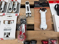 50x racefiets onderdelen w.o. stuurpennen w.o. bontrager, cube, ritchey - afbeelding 13 van  16