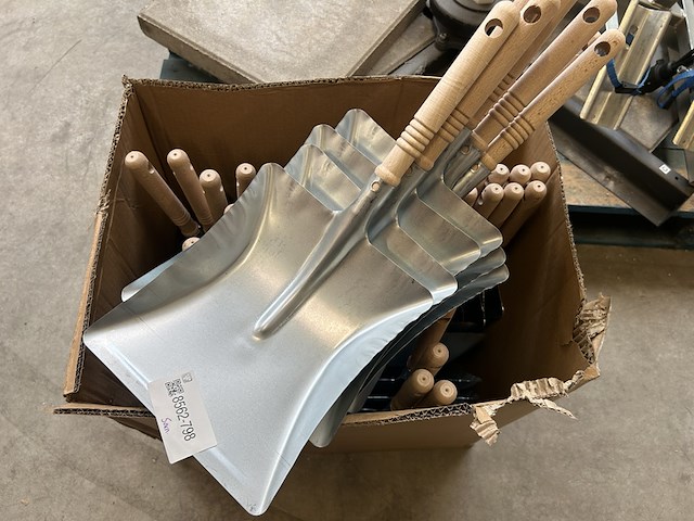 50x stofblik metaal verzinkt met houten handvat - afbeelding 2 van  4