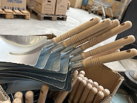 50x stofblik metaal verzinkt met houten handvat - afbeelding 3 van  4