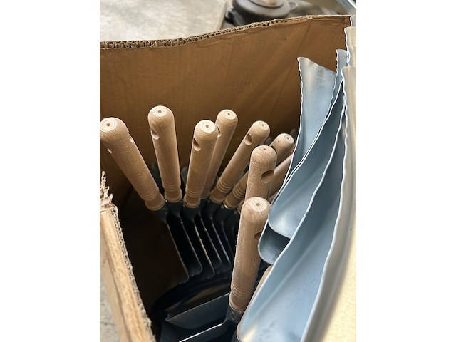 50x stofblik metaal verzinkt met houten handvat - afbeelding 4 van  4