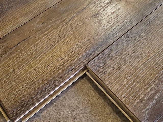 51 m2 visgraat laminaat - 628 x 157 x 10 mm - afbeelding 2 van  3