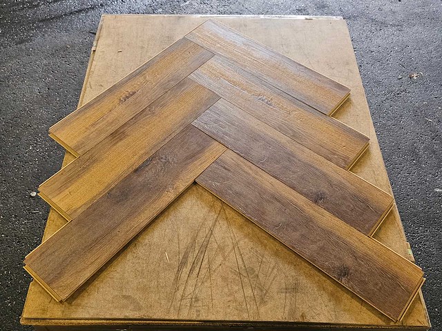 51 m2 visgraat laminaat - 628 x 157 x 10 mm - afbeelding 3 van  3