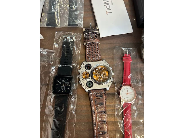 51x horloges en horloge accessoires w.o. ticwatch, poedagar, selencia - afbeelding 12 van  16