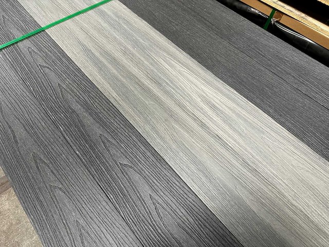 54x composiet vlonderplank antraciet / licht grijs massief - 400x18x2 cm - 39,9 m2 - afbeelding 3 van  3