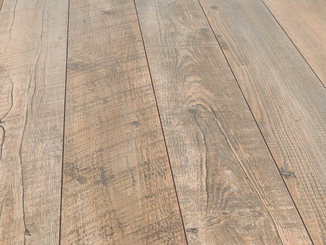 55 m2 laminaat plank - 1383 x 159 x 8 mm - afbeelding 1 van  4