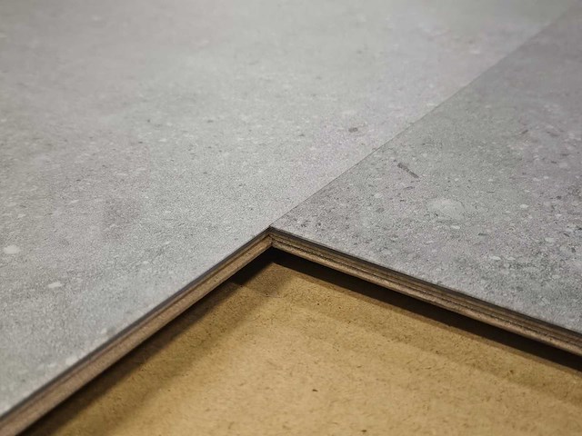 55 m2 pvc tegel op kurk - 620 x 450 x 11 mm - afbeelding 2 van  3